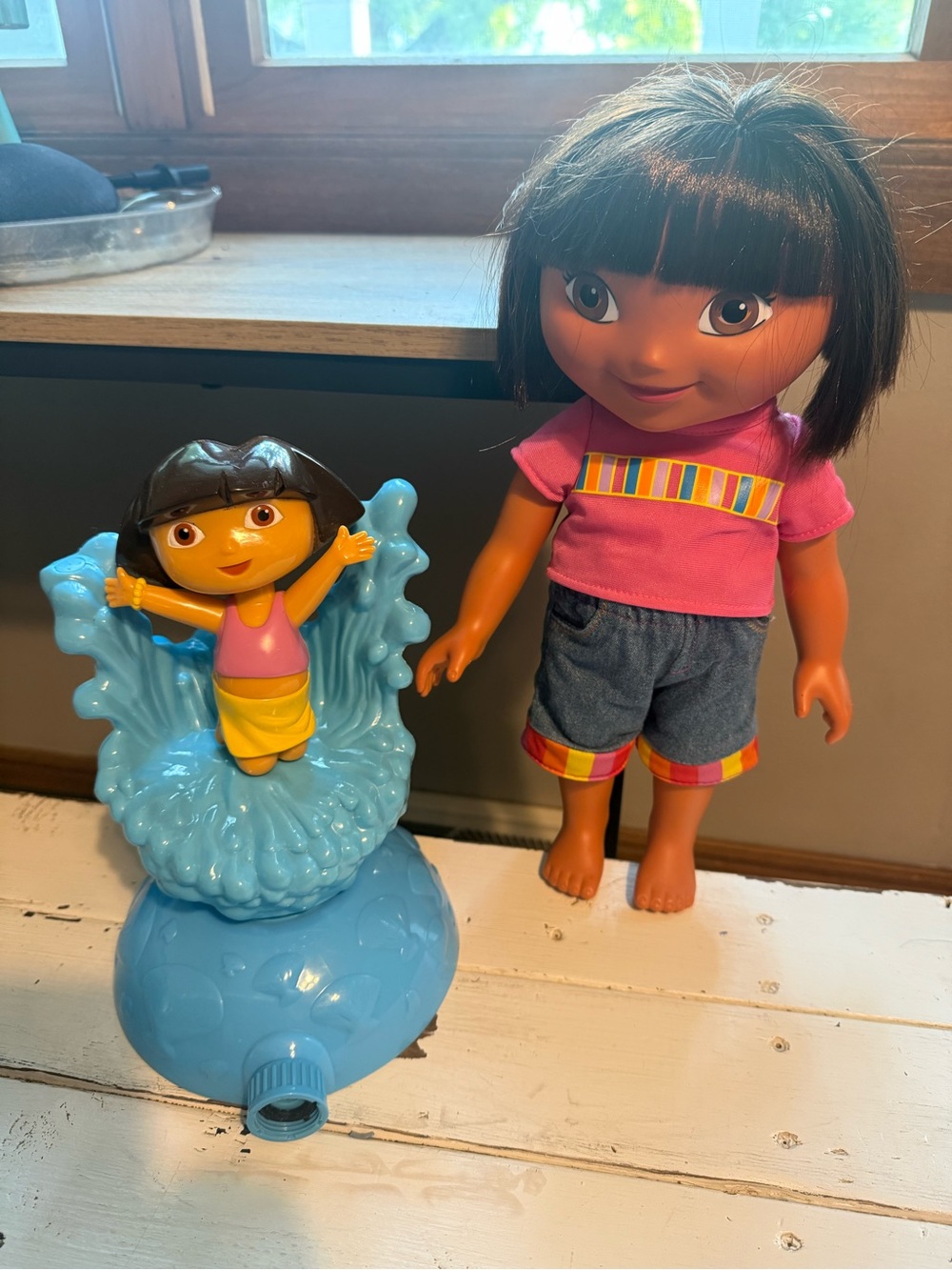 DORA the EXPLORER Dress Up Adventure 15" Doll 2003 Vintage Doll & Sprinkler